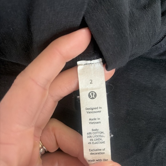 Lululemon Relaxed-Fit Cotton-Blend Turtleneck Tee Size 2 Black Athletic - Picture 2 of 7